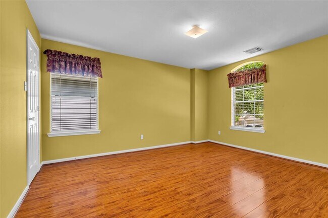 Building Photo - 16343 Mellow Oaks Ln