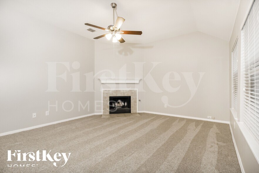 Building Photo - 8 Willowstone Ct