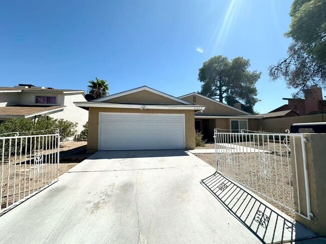 Primary Photo - Charming Single-Story Home in Spring Valley