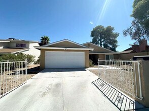 Building Photo - Charming Single-Story Home in Spring Valley