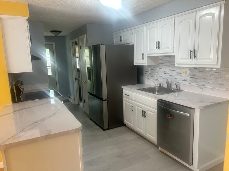 Kitchen - 204 School St