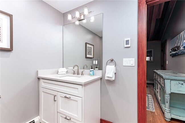 Building Photo - 14 Woodlake Dr