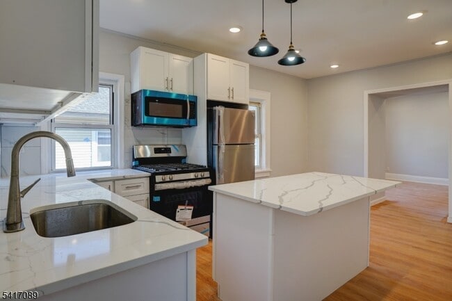 Building Photo - 29 Walnut St