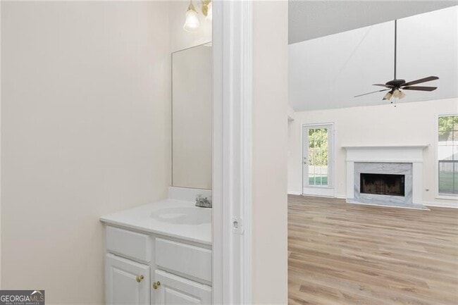 Building Photo - 1090 Norwalk Trce