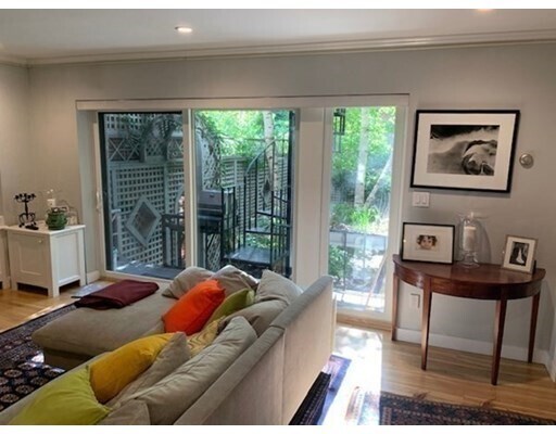 Building Photo - 13 Louisburg Sq