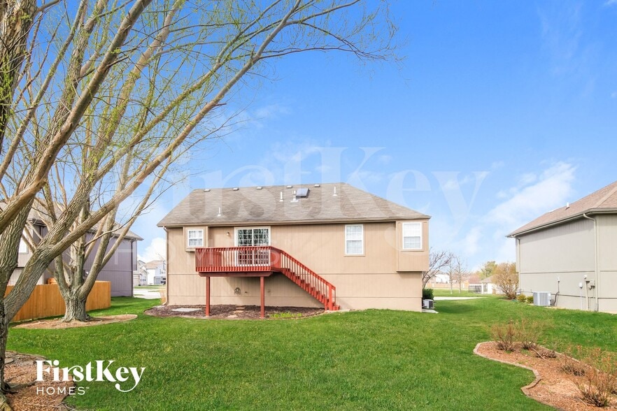 Building Photo - 707 Corrington Dr