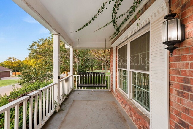 Building Photo - 1308 White River Dr