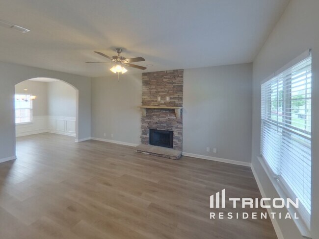 Building Photo - 3419 Tourmaline Dr