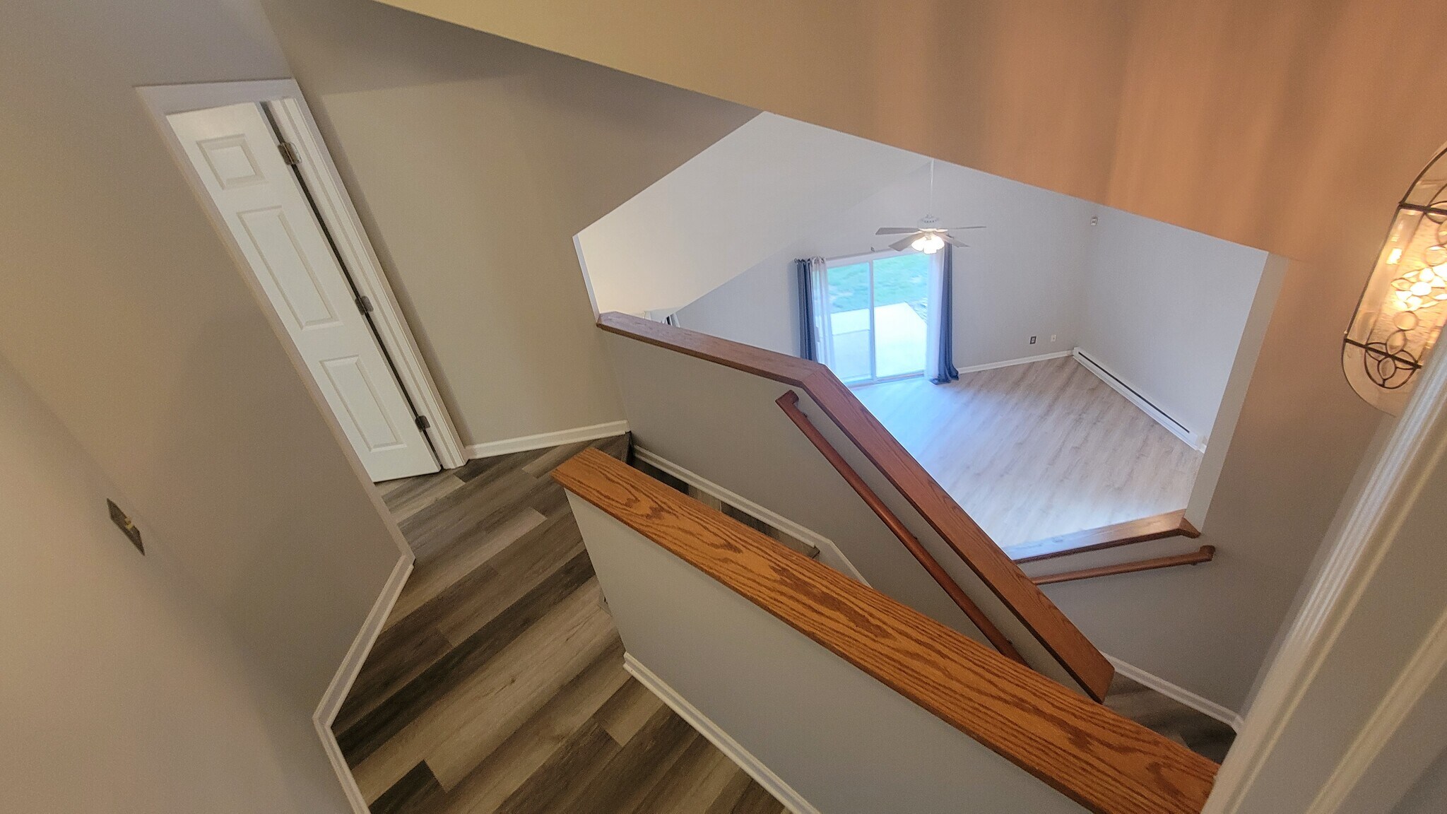 Building Photo - 615 Hilltop Ter