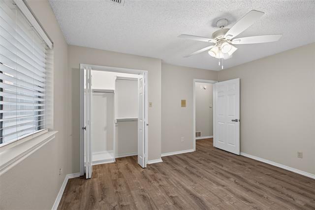 Building Photo - 1009 Winding Creek W Dr