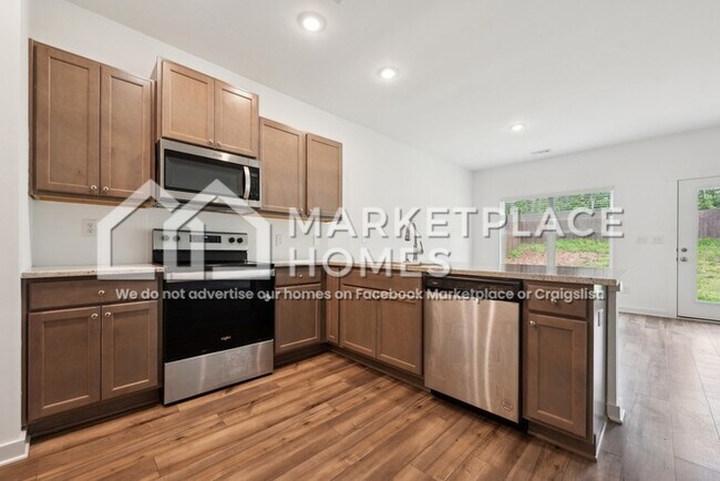 Building Photo - 3228 Spool Ln SW