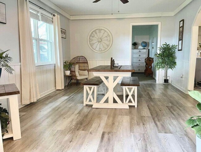 Building Photo - 40 Vandergrift Dr