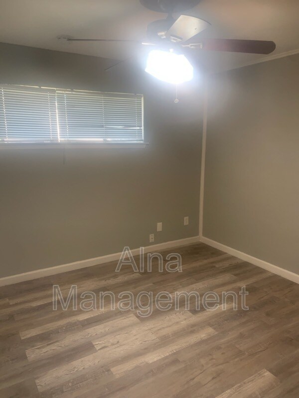 Building Photo - 80 E Mountain Creek Dr