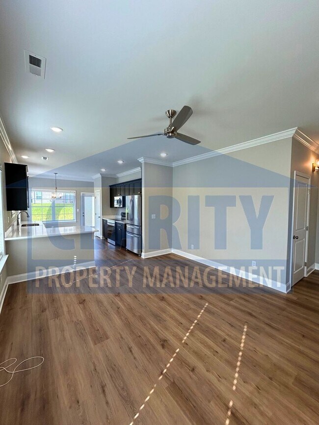Building Photo - Modern two bedroom townhome!