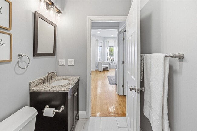 Building Photo - 659 Moody St