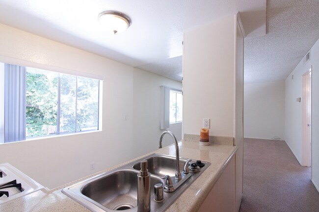 Building Photo - 10827 Morrison St