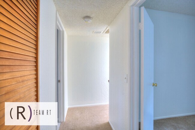 Building Photo - A Spacious Condo with a Quiet Community