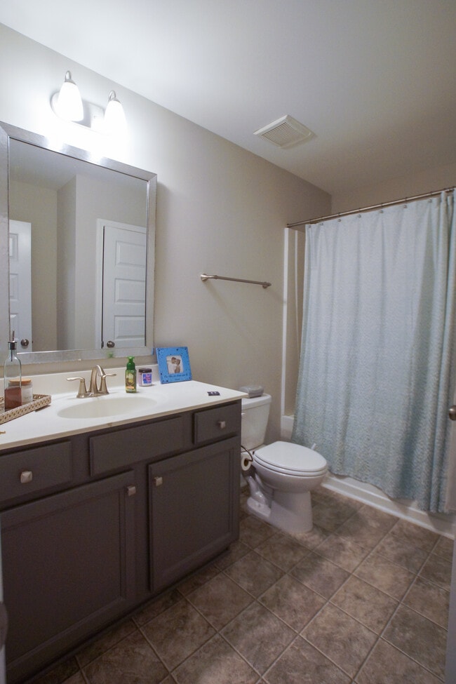 Building Photo - 930 Dalton Ridge Pl