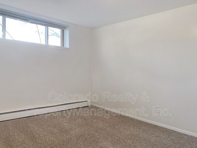 Building Photo - 1124 Lafarge Avenue