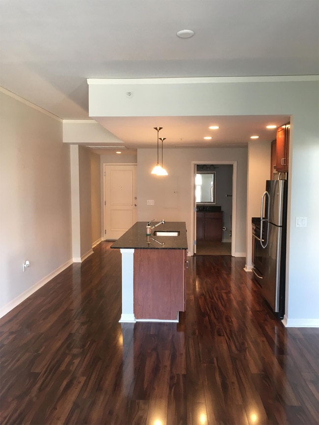 Building Photo - 1975 Grant St