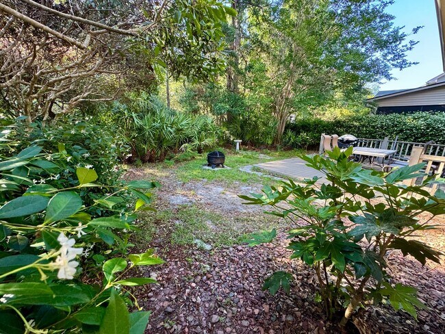 Building Photo - Fully Furnished Coastal Home in Gated Allenwood Community | Steps from Pool, Minutes from Schools...