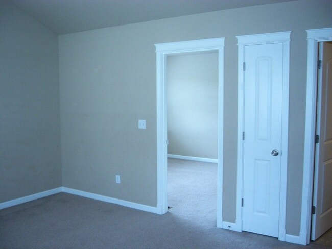 Building Photo - 5115 Balustrade Blvd SE