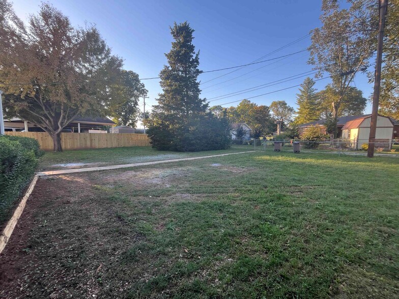 Building Photo - 1509 Buena Vista Cir SE