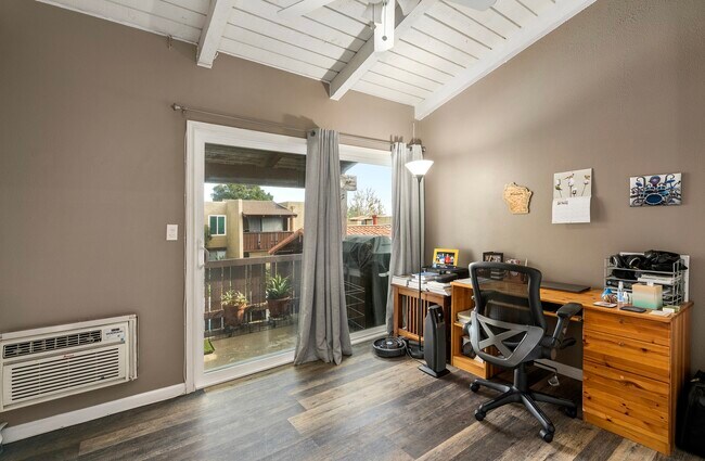 Building Photo - 1000 W MacArthur Blvd