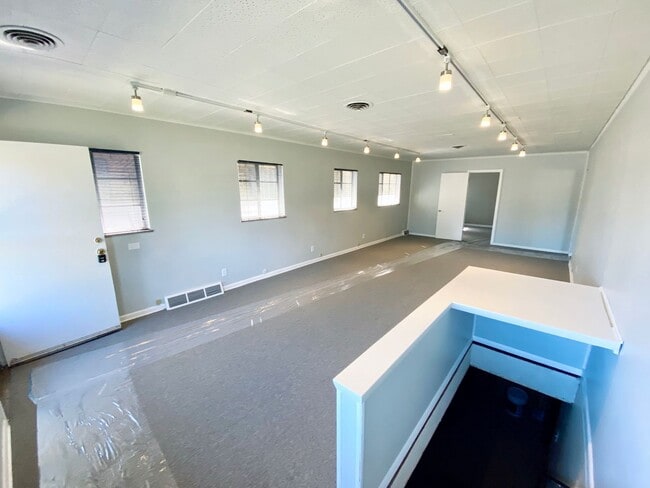 Building Photo - Remodeled Westgate Home with Attached Prof...