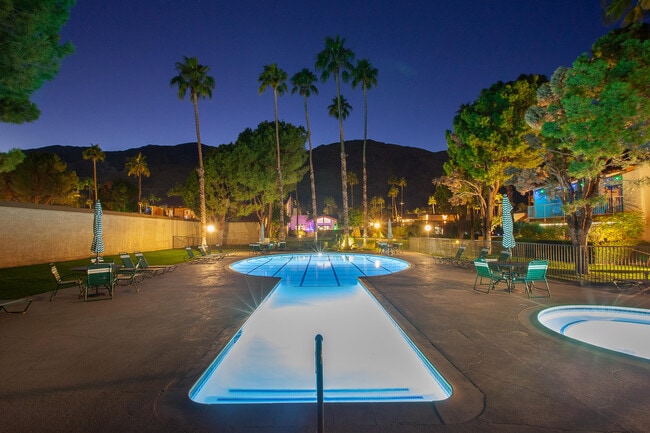 Building Photo - 451 E Vía Carisma