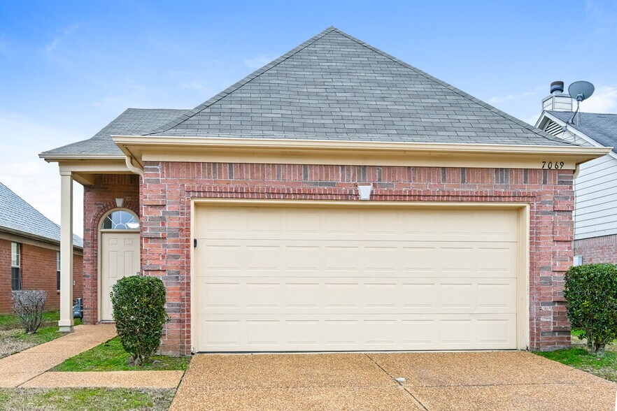 Primary Photo - 7069 Millers Glen Way