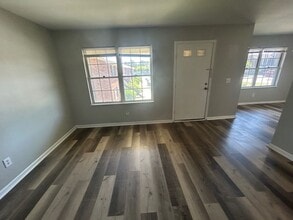 Building Photo - 925-6 Glenn Street, West Columbia, SC 29169