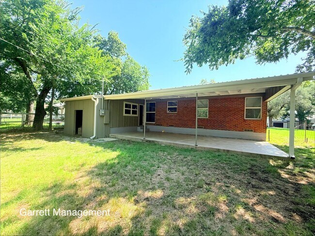 Building Photo - Beautiful 2/1 House for Rent in Lampasas, TX