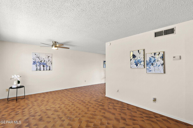 Building Photo - 219 Maricopa Dr