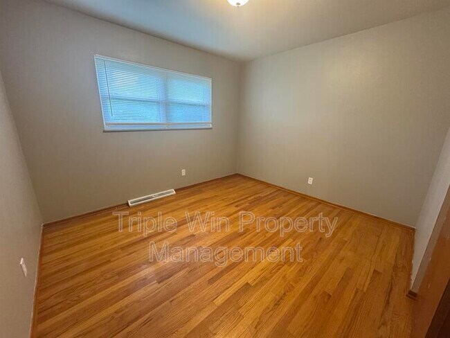 Building Photo - 10440 Gardo Ct