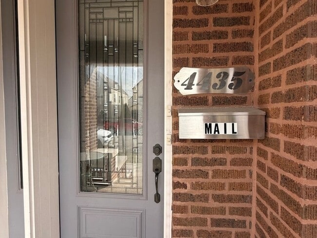 Building Photo - 4435 S Washtenaw Ave.