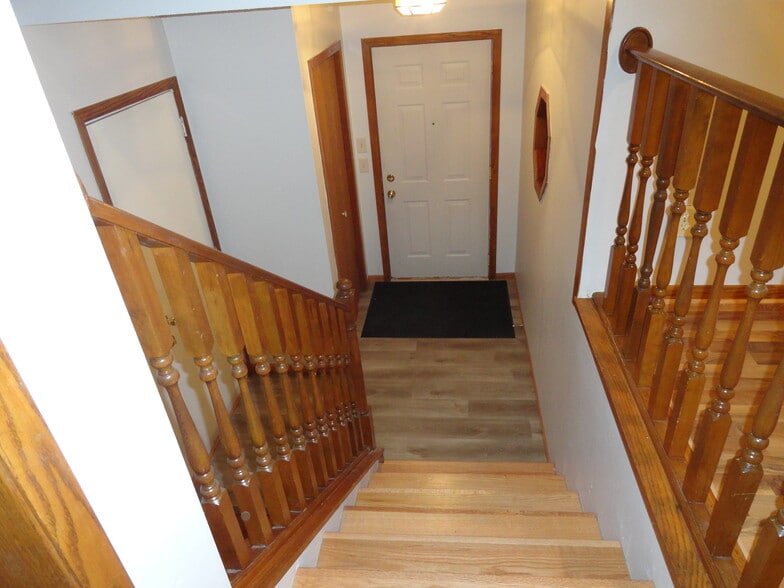 Building Photo - 1852 Evergreen Dr NW