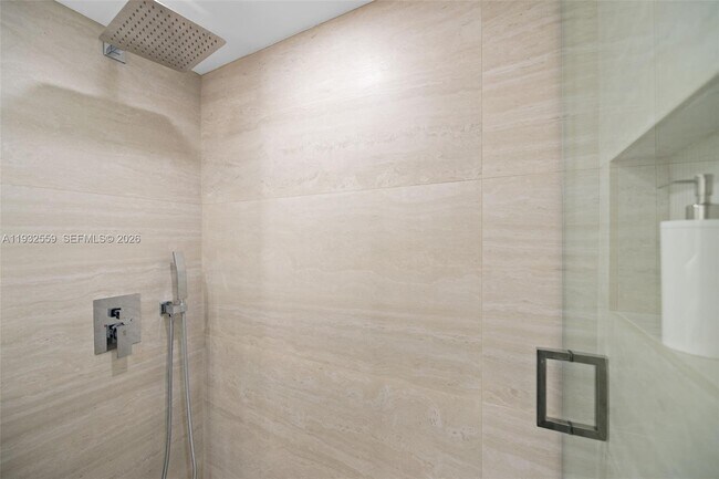 Building Photo - 18151 NE 31st Ct