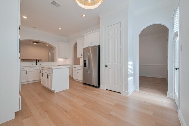 Building Photo - 1514 Olive Park