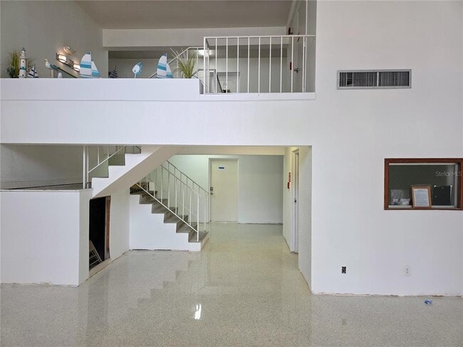 Building Photo - 10365 Paradise Blvd