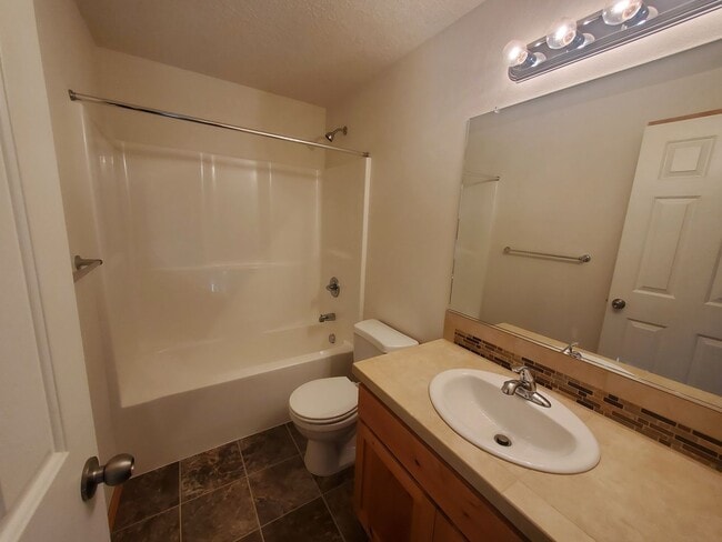 Building Photo - 3259 McKern Pl