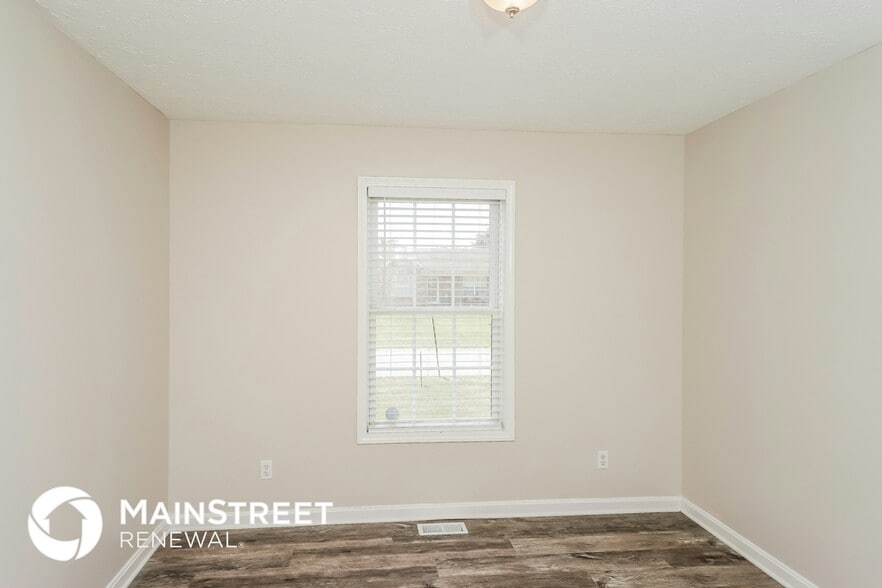 Building Photo - 388 Tecumseh Dr