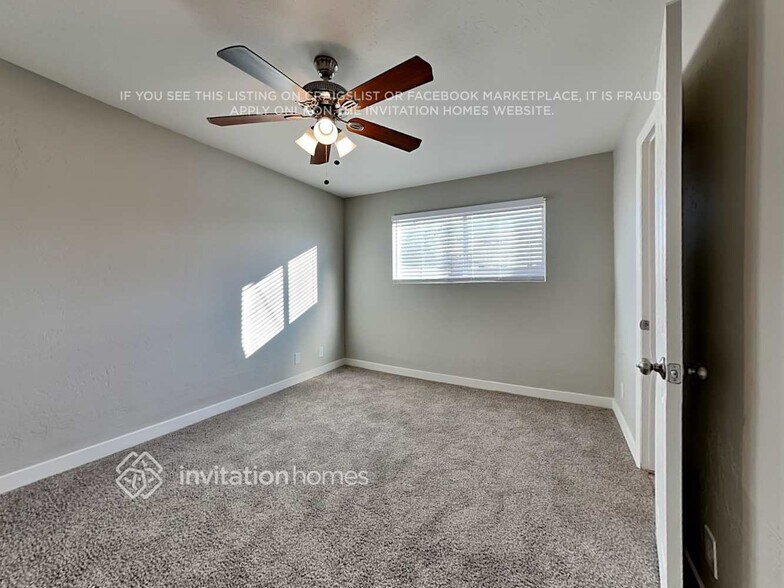 Building Photo - 1539 W 7th St