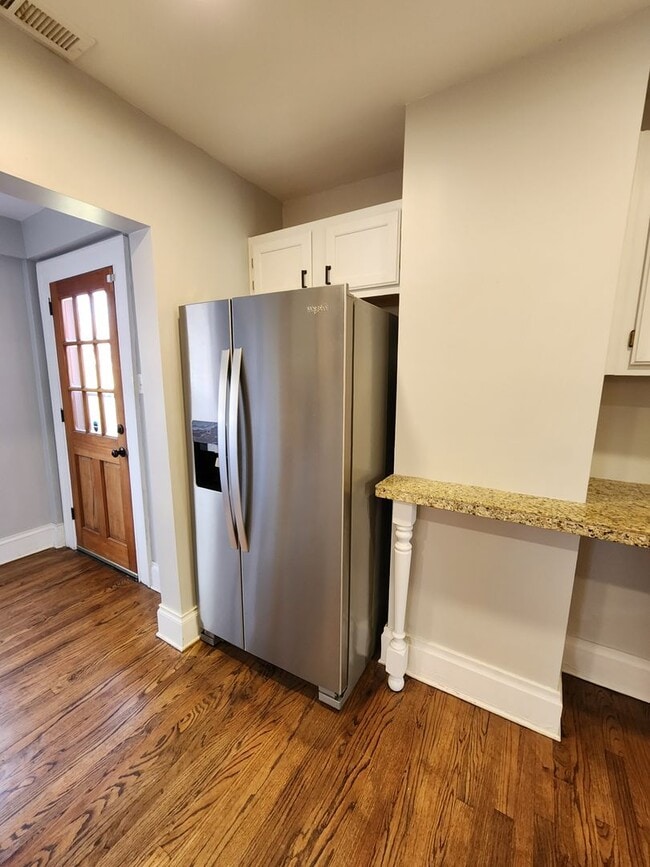 Building Photo - West Asheville Bungalow