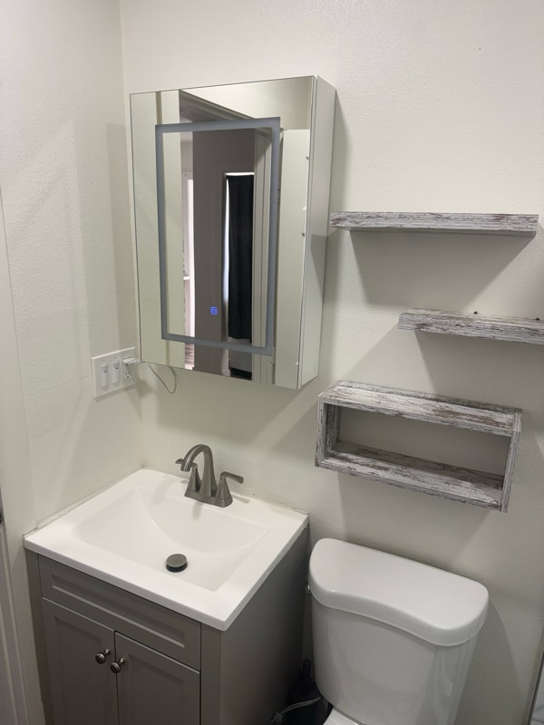 Building Photo - 1304 E 9th St