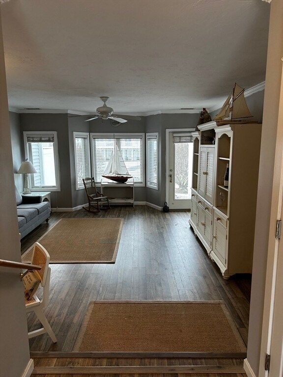 Building Photo - 561 White Cliffs Dr