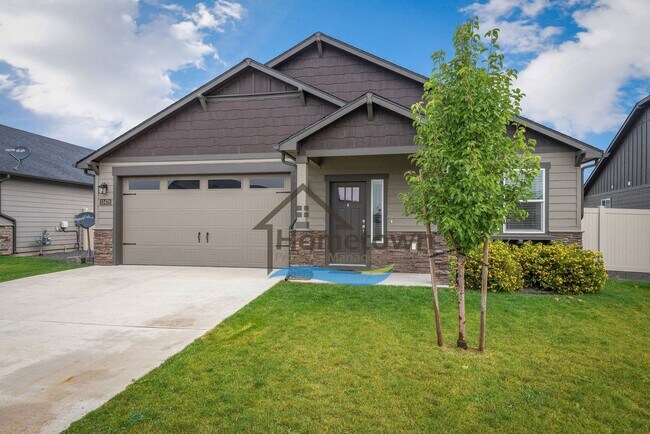 Primary Photo - 3 Bedroom 2 Bath Home with 2-Car Attached ...