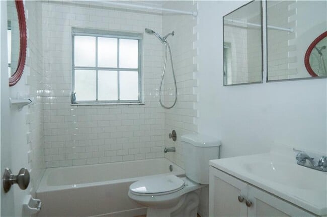 Building Photo - 1701 SW 75th Terrace