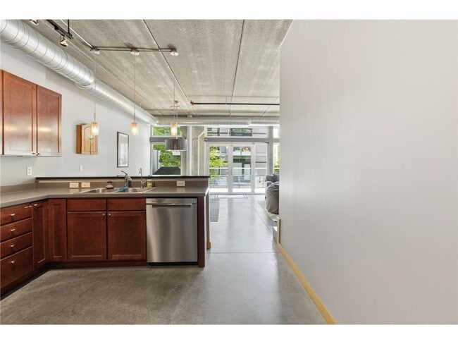 Building Photo - 710 N 4th St