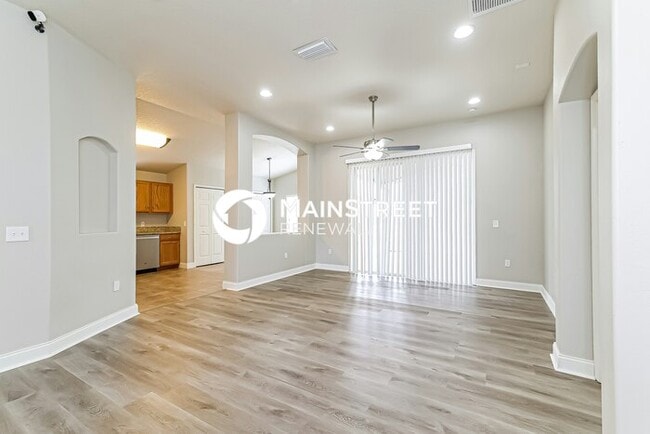 Building Photo - 3 Bedroom Pet-Friendly Home in POINCIANA, FL with Main Street Renewal